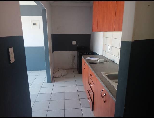 1 BEDROOM TOWNHOUSE FOR SALE IN VOSLOORUS
